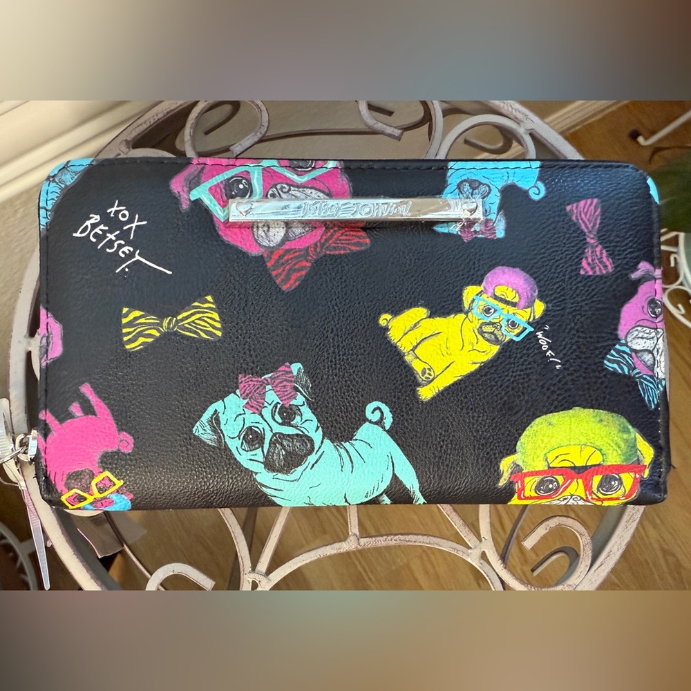 Wristlet Wallet with Cute Dog Designs — Betsey Johnson - Picture 16 of 17